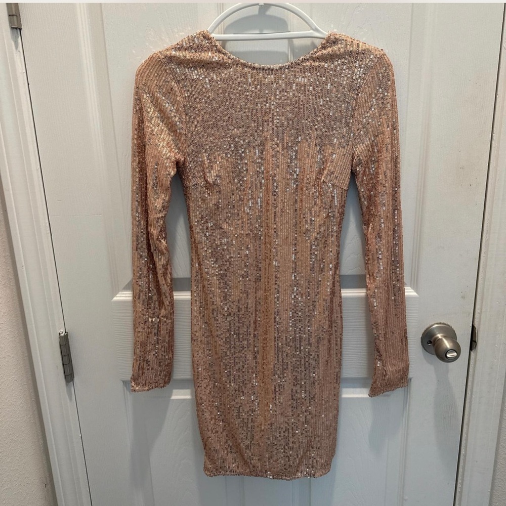 Fashion Nova Long Sleeve Rose Gold Sequin Bodycon Dress